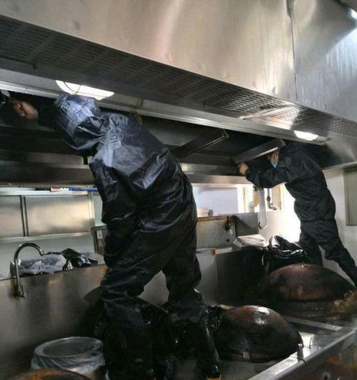 饭店油烟机的清洗方法与注意事项（保持饭店环境清洁）
