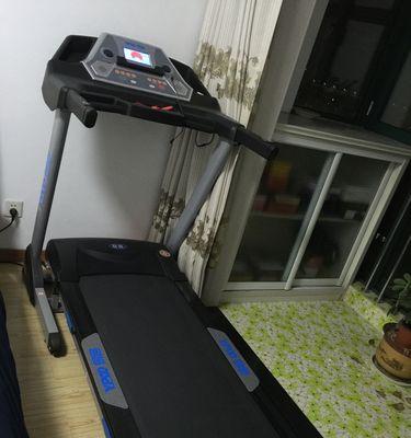 如何处理跑步机故障（维修跑步机故障的方法和技巧）