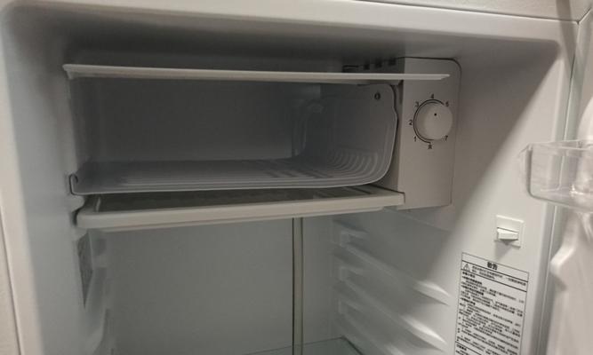 冰箱侧面烫手不制冷（冰箱侧面异常高温是如何导致制冷问题的）
