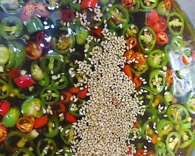 家庭制作花椒油，让美食更具麻辣风味（自制花椒油）