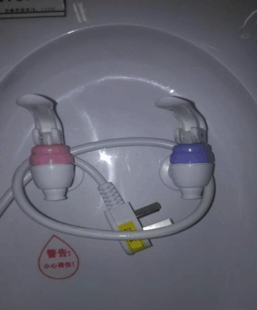 饮水机漏水原因及解决方法（揭开饮水机漏水的神秘面纱）