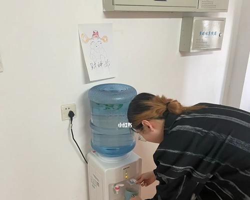 宿舍饮水机坏了，如何修理（简单修复方法和实用小贴士）