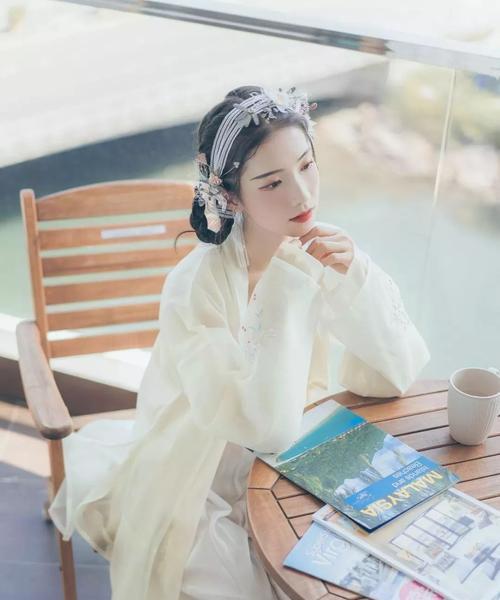 使用自拍杆在古塔拍照的技巧是什么？