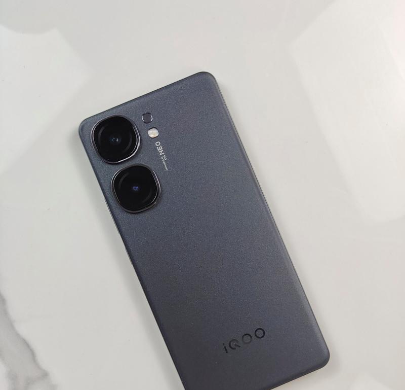 爱酷neo9原装充电器的功率是多少瓦？充电效果如何？