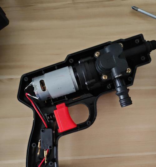小型洗车机充电器的使用方法是什么？