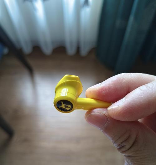 雷蛇耳机有线连接蓝牙的步骤是什么？
